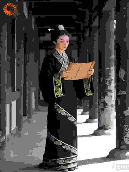 秦衣